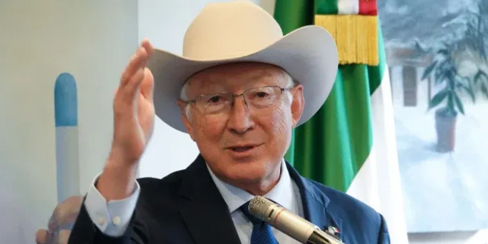 BarraInformati1's tweet photo. Mal con la 4T, mal con los ultras. Ken Salazar salió quemado de México. Por metiche
https://t.co/Ysg7qFTKci https://t.co/HTdgAagFpC
