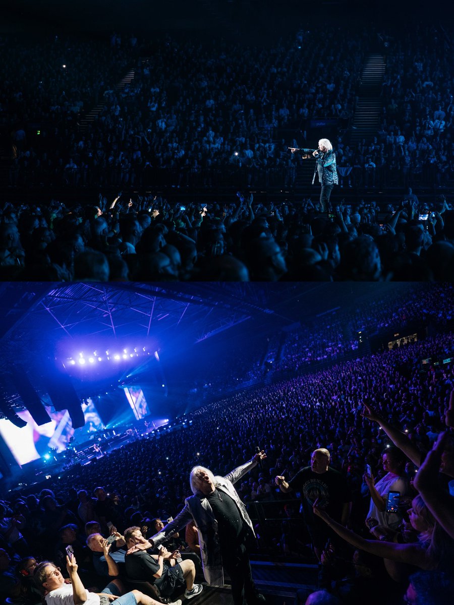 Rick_Allenpage's tweet photo. Birmingham you all brought it. 🔥🔥 What a night ❤️🔥🔥 #defleppard #rickallen #tour #80smusic #eroupe https://t.co/y7u6oiIkHV