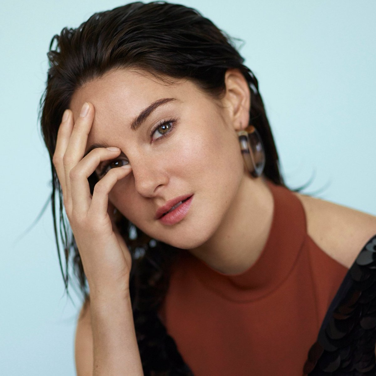 sboficial's tweet photo. Shailene Woodley é indicada ao EMMY de “Melhor Atriz Convidada em Série de Drama” por Paradise. #Emmys https://t.co/6mp0haDTGf
