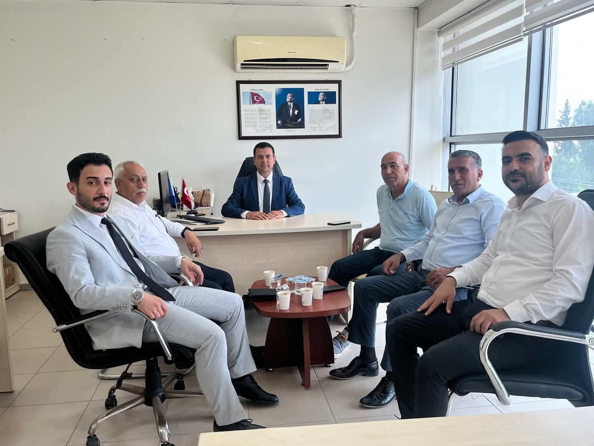 Adanabinder01's tweet photo. @Adanabinder01  Başkanımız @talipalakas01  ve yönetim kurulu üyelerimizle birlikte bir araya gelerek karşılıklı istişarelerde bulunduk.
Toplumsal dayanışmayı güçlendiren, birlik ve beraberliğimizi pekiştiren bu buluşmaların hayırlara vesile olmasını temenni ediyoruz. https://t.co/we92othfAX