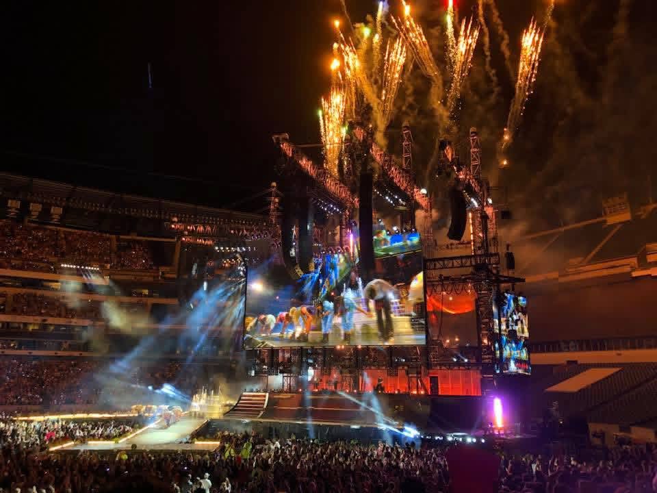 11Reputation's tweet photo. Long Live all the magic we made 🪄 ✨ https://t.co/AE3iVt7CVE
