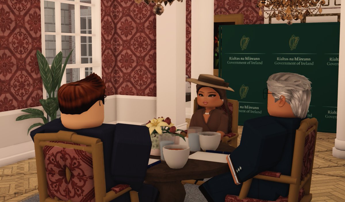 UKOBRoyalFamily's tweet photo. Her Majesty The Queen visited Ireland and was received at Dublin Castle by the Taoiseach and Uachtarán Montrose.

The visit reflects the friendship, respect and close ties shared between the United Kingdom and Ireland. 🇬🇧🇮🇪 https://t.co/3waV7ujB3m
