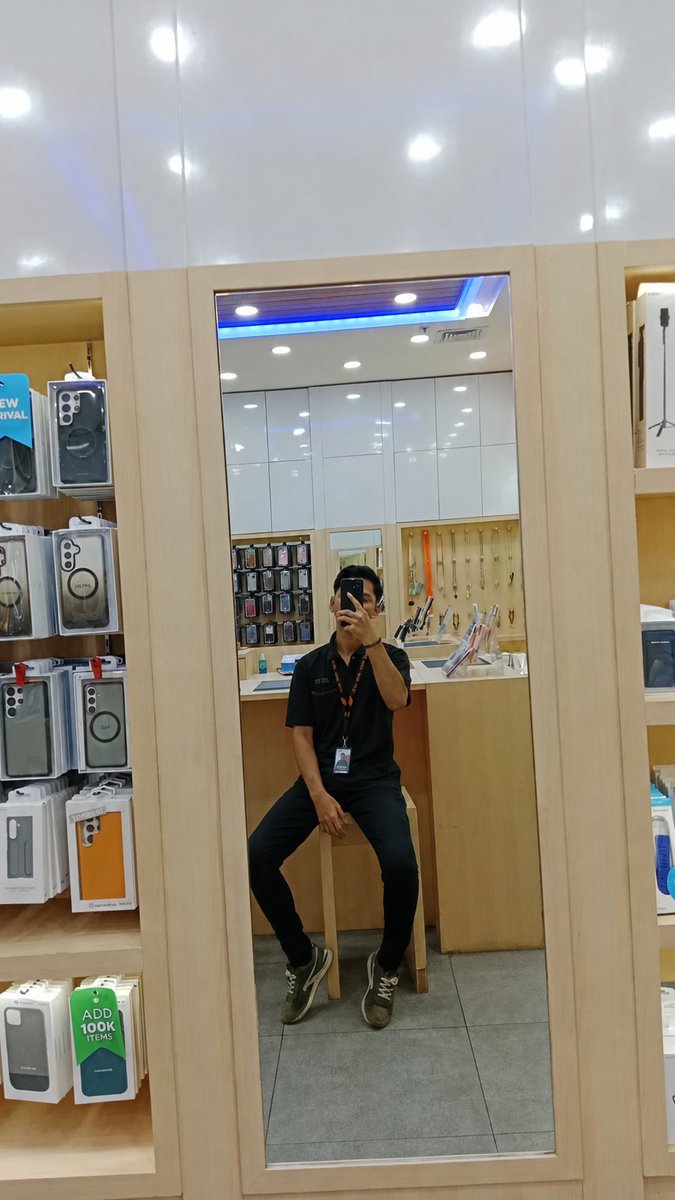 sindew_22's tweet photo. Mau cari apa ka? Haha https://t.co/LgnuL159se
