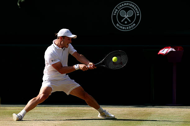 christophclarey's tweet photo. British wildcard Arthur Fery, the Stanford alum who is one of the biggest stories of this #Wimbledon, wins the first two sets against Flavio Cobolli, whom he beat in Australia already this year

6-4 7-6 (4)

Just 12 unforced errors in two sets and the crowd on Centre Court loving every minute of it

#getty