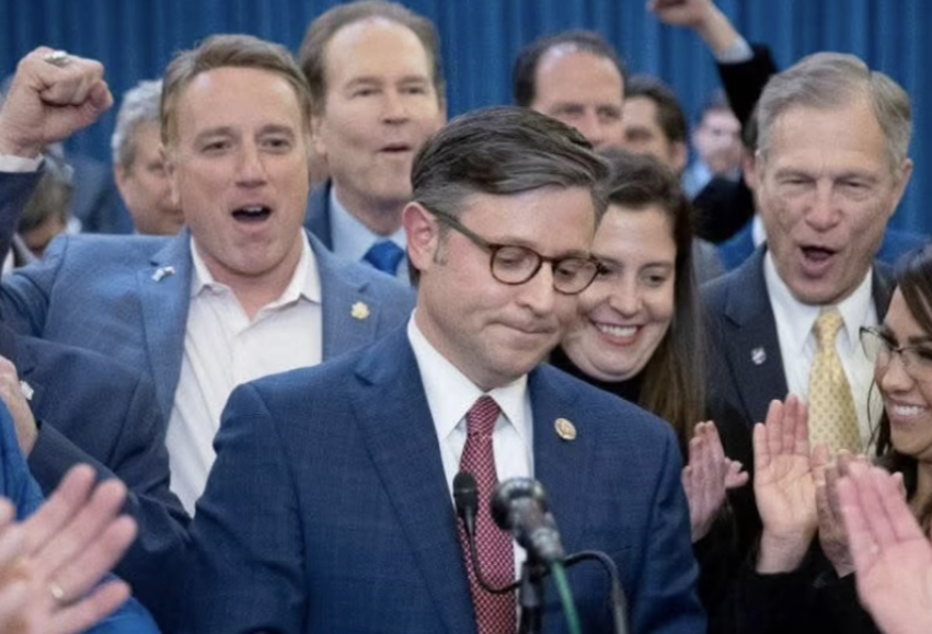 TheLastSquatch's tweet photo. It's not JUST $174K it's also:

- free healthcare

- a hefty pension

- $79 a day for meals

- they work less than half the year

And we're expected to believe they have our best interests in mind? https://t.co/6EMd75Nb63
