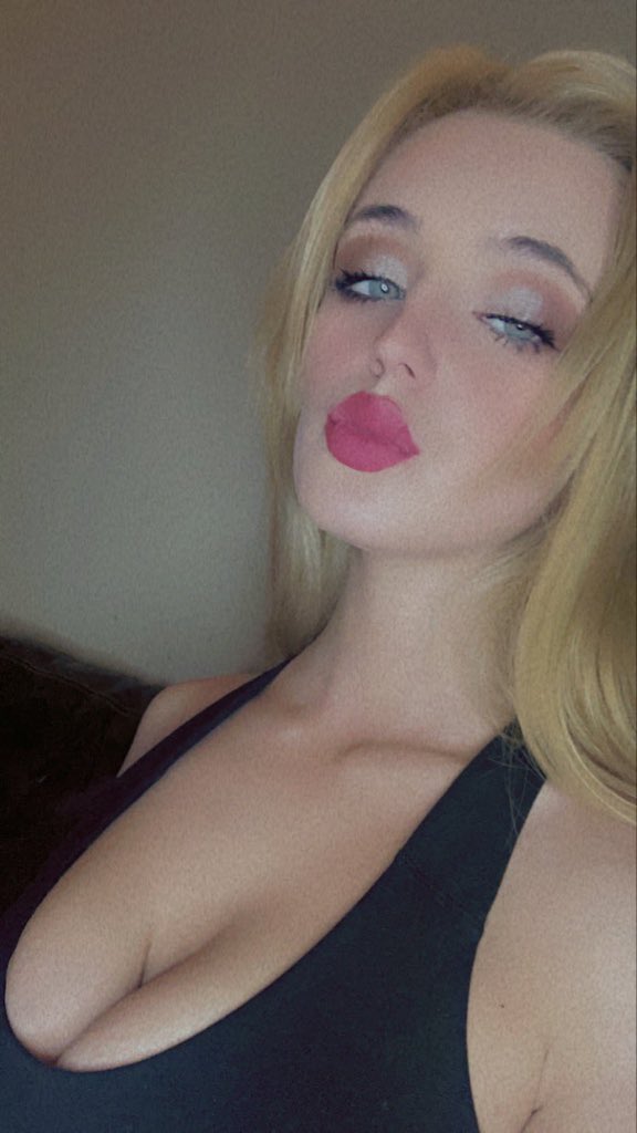 madamspacee's tweet photo. I Just Woke Up. Im Ready For Games, Seesions, And Drains So Get To It Bitchboys. 

Findom finsub paypal whalesub https://t.co/3O5OclzSfi