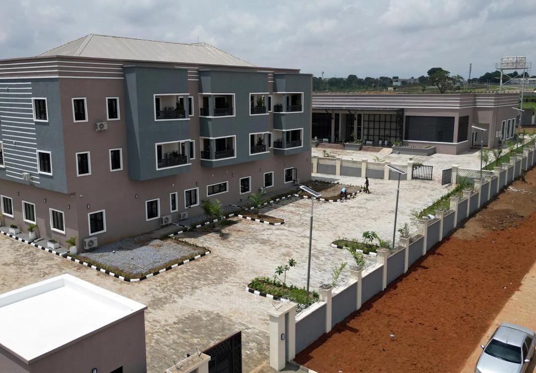 cpsfcta's tweet photo. FCTA PRESS RELEASE 
PRESIDENT TINUBU COMMISSIONS BODY OF BENCHERS OFFICE ANNEX IN ABUJA

…REAFFIRMS COMMITMENT TO THE RULE OF LAW https://t.co/KMmzBmGtKq