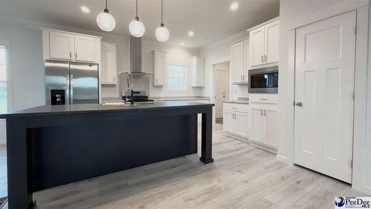Jason_Caulder's tweet photo. Experience the perfect balance of modern comfort and peaceful country living just outside of Florence. 🏡

This brand-new 3-bedroom, 2-bathroom home offers 1,700 square feet of thoughtfully designed space situated on a generous 1.20-acre lot. Priced at $239,900 🏡 https://t.co/cAeznxyvWh