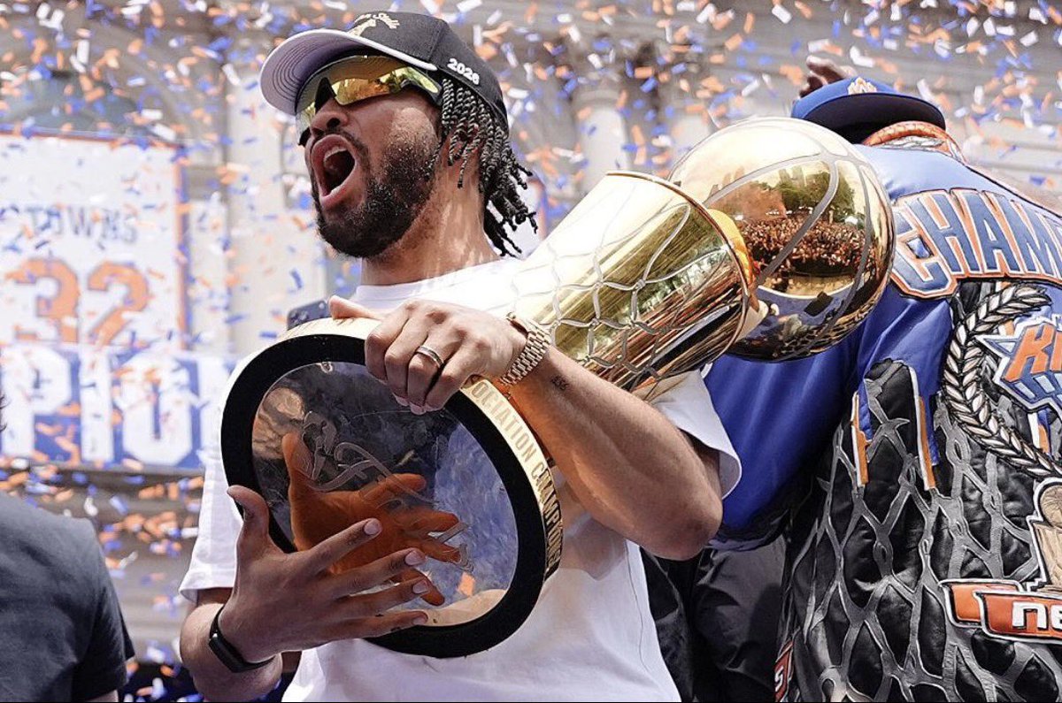 EverythinKnicks's tweet photo. 25 days later and I’m still celebrating this Knicks championship like it just happened. 

Offseason? Trades? Free agency? Don’t care right now. We finally got our chip🧡💙 https://t.co/ImCXGYkMdo