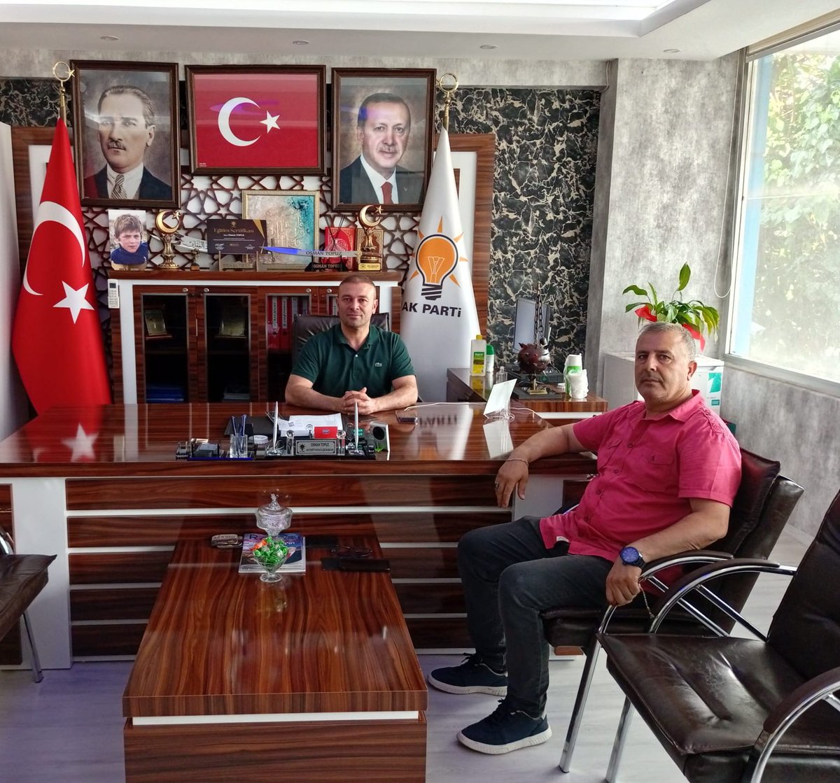 AKPartiPayas31's tweet photo. Davamıza Gönül Veren Yol Arkadaşlarımızla Sohbet Ettiğimiz İstişare Toplantısı Programımızı Tamamladık.  Bugün ki Ziyaretlerinden Dolayı;Sn.Ali YALÇIN'a,Sn.Arif ÖLMEZ'e,Sn.Mehmet AÇIK ve Sn.Sercan ÖZAY'a Teşekkür Ediyorum.Rabbim Birliğimizi Daim Eylesin. https://t.co/vVDRbGa2zC