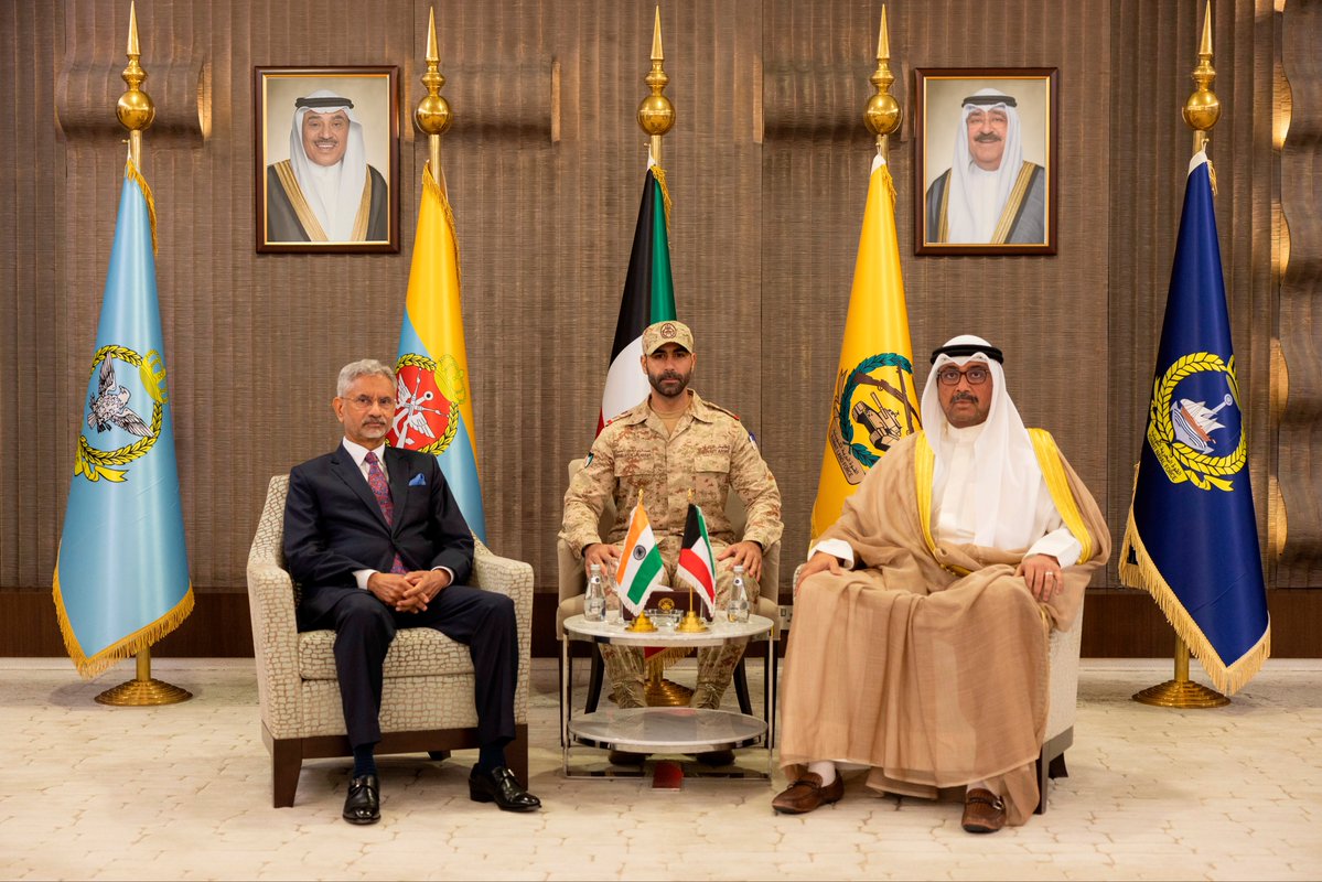 sidhant's tweet photo. Indian foreign minister Dr S Jaishankar meets Kuwait Defence Minister https://t.co/tOCDIgZ9dd