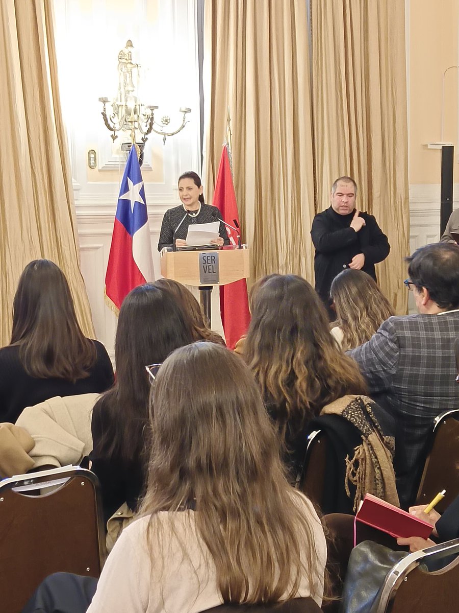 ServelChile's tweet photo. 🎙️ Mónica Soto, Presidenta de la Asociación de Magistradas Electorales de las Américas (@AMEAmagistradas), participa con un saludo en el lanzamiento del Observatorio de Violencia Digital contra la Mujer en Política.
#ObservatorioVDMP #Servel #ViolenciaDeGenero #EstudiosDeGenero https://t.co/MI1OyD5kiN