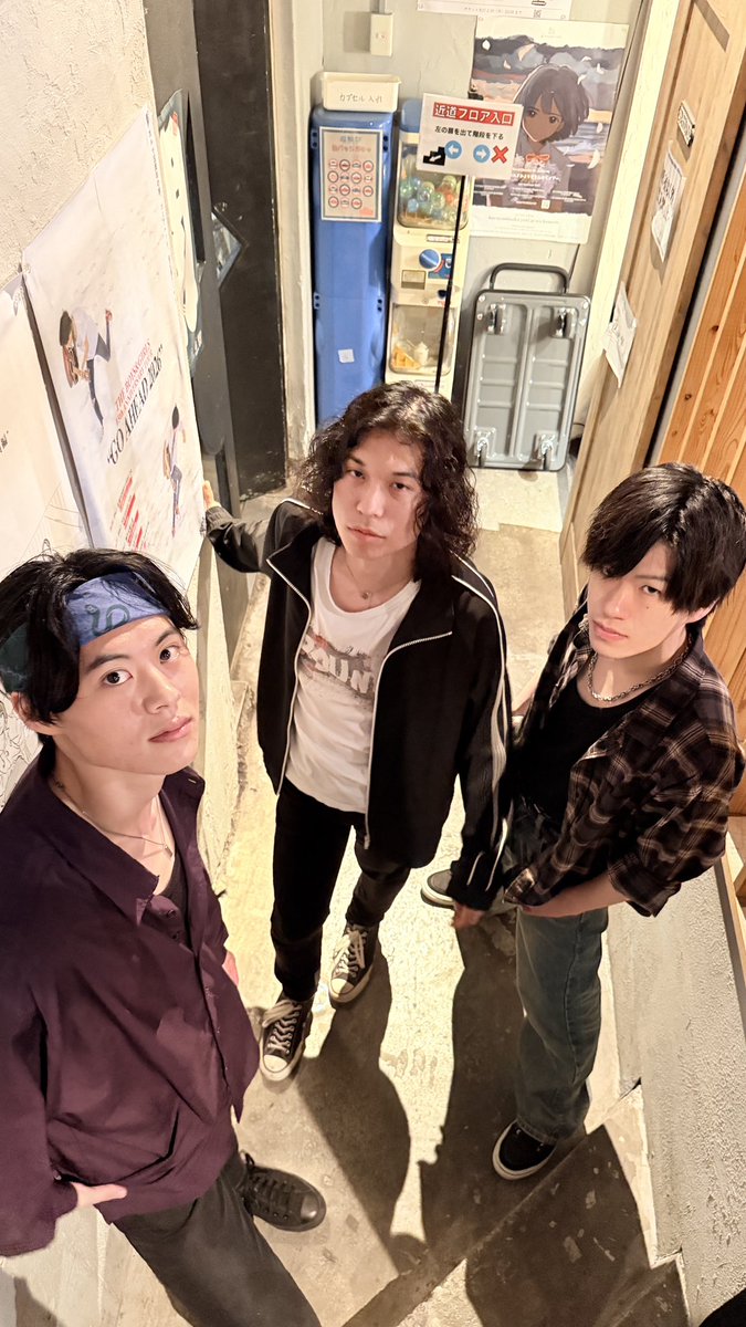 DUCKPOT7's tweet photo. 「Bulb」　
📍下北沢近道
2026.07.08(水)

初めましてのハコでした！
ありがとうございました！！！

-set list-
1.TIME MACHINE
2.ウォーキートーキー
3.BANG
4.MIDNIGHT RUNNER
5.ALL RIGHT
6.俺たちの一撃
7.グローリー https://t.co/tFRsdBVkQU