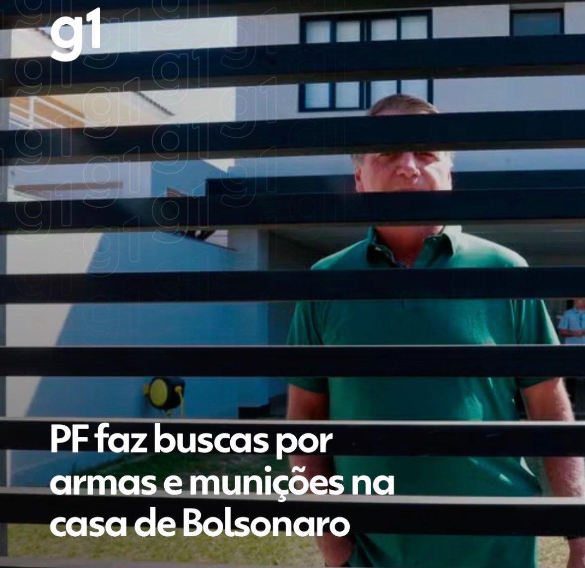 PedroRonchi2's tweet photo. Lula ficou preso lendo livros. O outro está preso manuseando armas. https://t.co/S5nqgaSPPf
