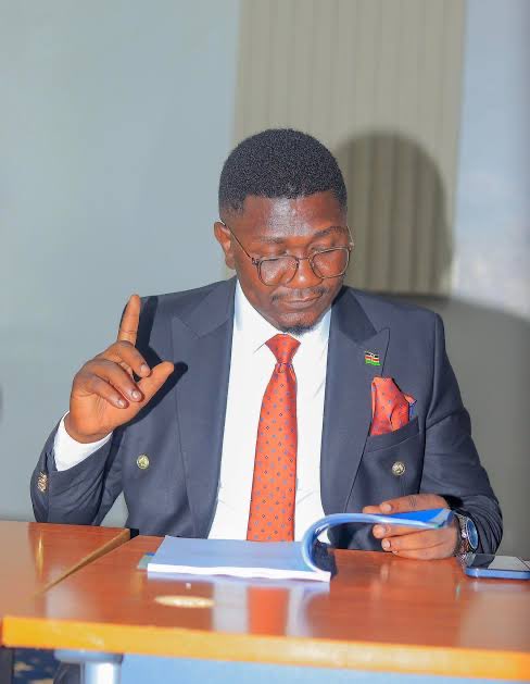 C_NyaKundiH's tweet photo. The always horny PS Fikirini Jacobs has now reduced himself to a small government man hiding behind bodyguards, lawyers and cheap excuses, while a young man lies dead and the country is being asked to clap for a story that sounds like it was cooked in panic.

Basic accountability would have required him to step aside, record his statement, stop issuing lawyer assisted fairy tales, and allow independent investigations to happen without the smell of state power hanging over everything.