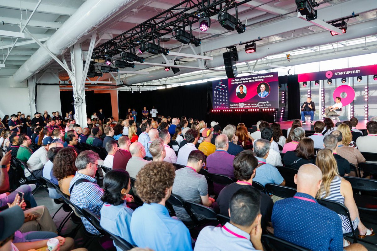 MeetMontreal's tweet photo. Action from @startupfest — happening now in Montréal! 🩷
📷 @evablue / @GeorgesStPierre / @harleyf #montreal #startupfest https://t.co/R0lU29F95L