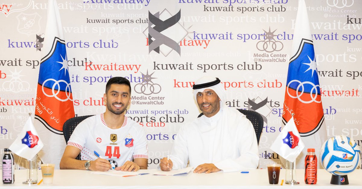 kuwaitclub's tweet photo. • يا ليلة دان ودان… 
شوفوا حسن حمدان 🤩🤍🎵 
• 
#نادي_الكويت
#kuwaitclub https://t.co/aSYhhMyR3w