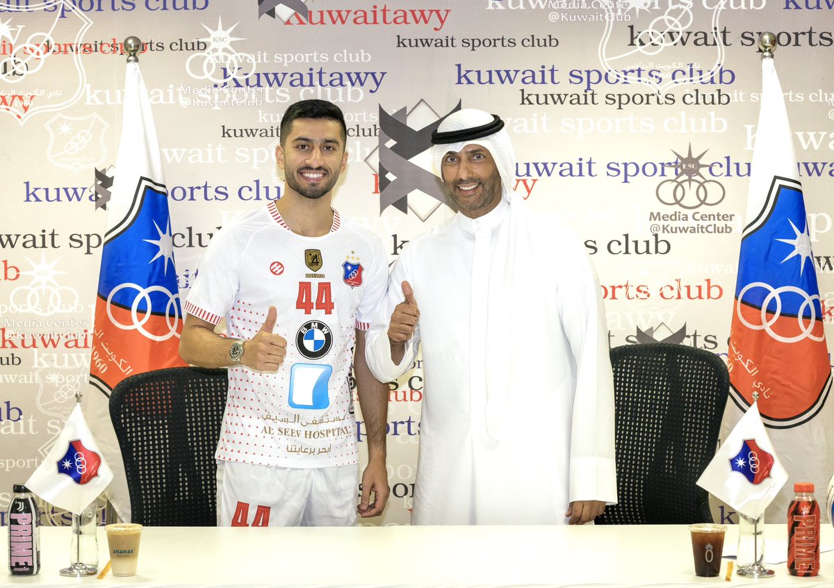 kuwaitclub's tweet photo. • يا ليلة دان ودان… 
شوفوا حسن حمدان 🤩🤍🎵 
• 
#نادي_الكويت
#kuwaitclub https://t.co/aSYhhMyR3w
