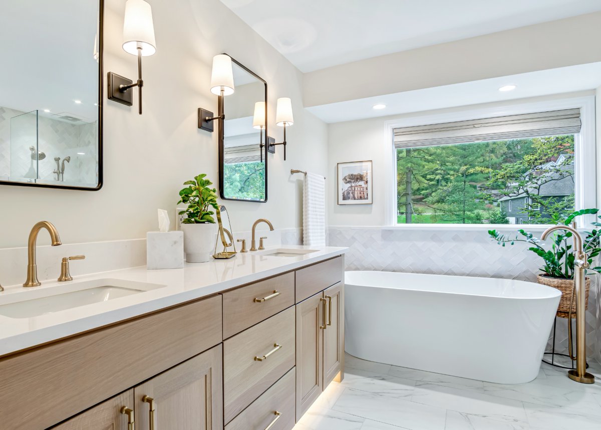 thompsonprice's tweet photo. Spa bathroom essentials—what’s your top pick? 🛁
Shower, tub, or vanity?
#BathroomDesign #MixingMetals #SpaExperience #BathroomRemodel #TrendingBathroom #ModernBathroom #ThompsonPriceRemodeling #spalikeoasis #bathroominspo #remodeling #renovation #homesweethome https://t.co/yW1QG8bxmZ