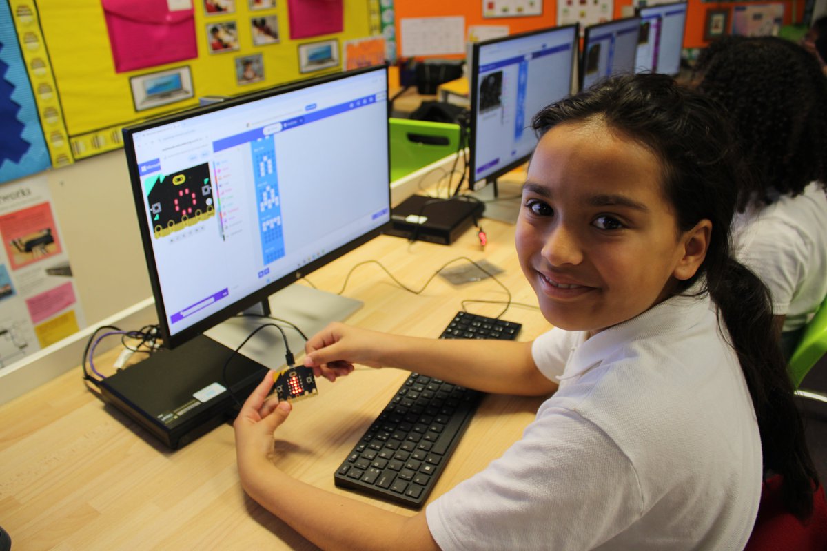 Computing_CVS's tweet photo. Year 6 had a fantastic time today, working their way through a series of coding challenges on the micro:bit.

@microbit_edu @STEMLearningUK @CompAtSch @DigSchoolhouse #Coding #CodingChallenge https://t.co/ALe1IaWccZ