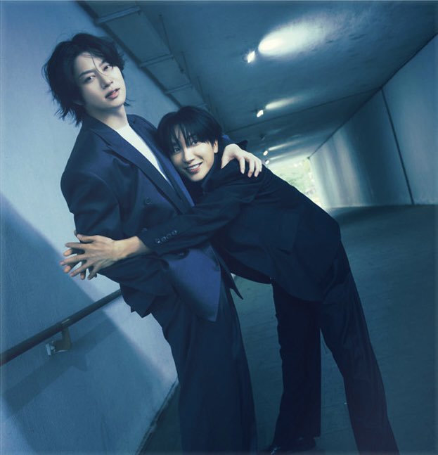 yechulholic's tweet photo. this is like the cutest teukchul pic we've ever got like oh my fucking god somebody hold me https://t.co/AQUqLUuA4C