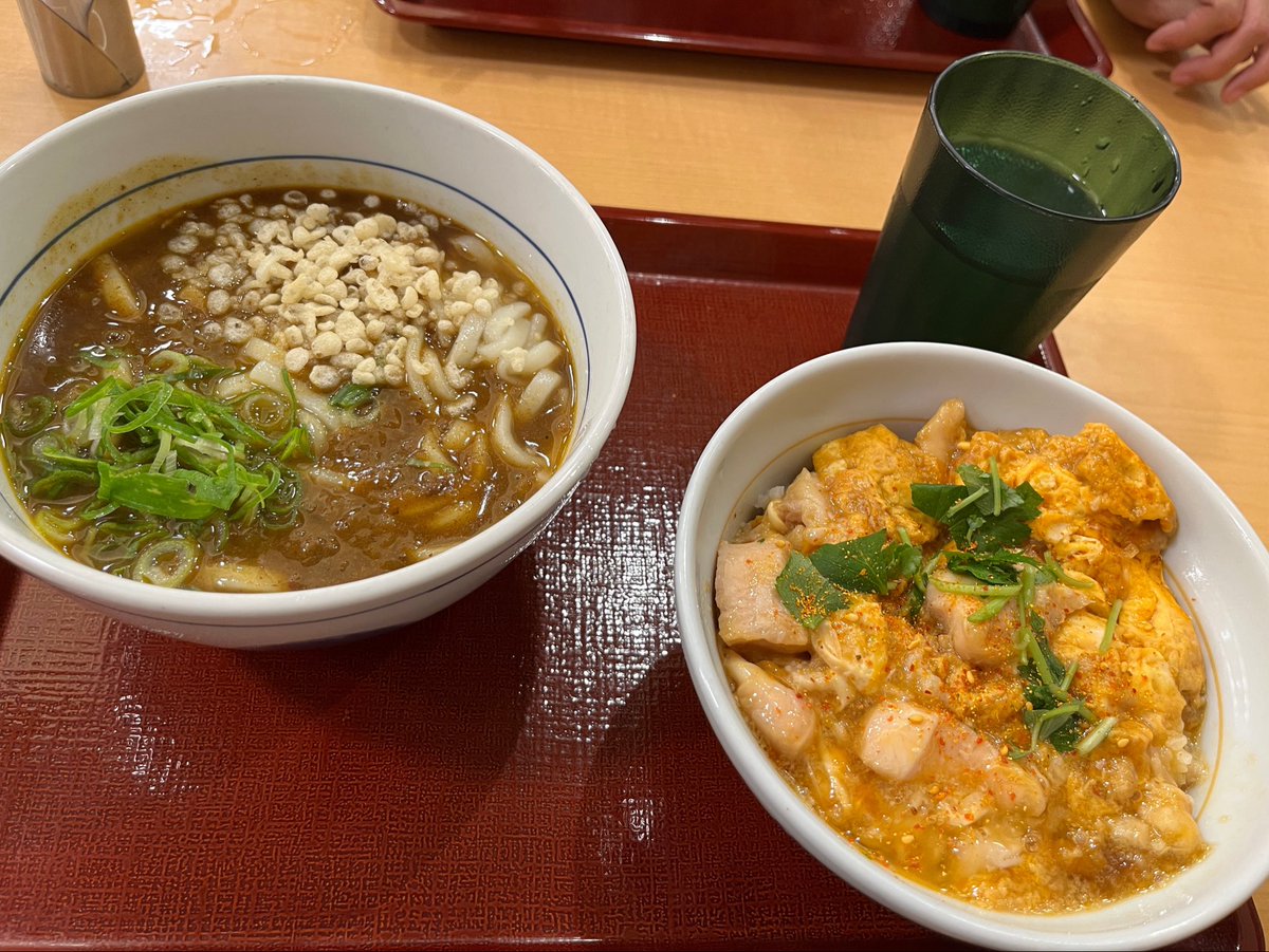 UmiUTsuki___'s tweet photo. 夜ご飯なか卯行って
疲れたーと思って布団に寄りかかってたらそのまま寝てたわ…今起きた2、3時間は寝てしもた https://t.co/lTcIK0A8hz