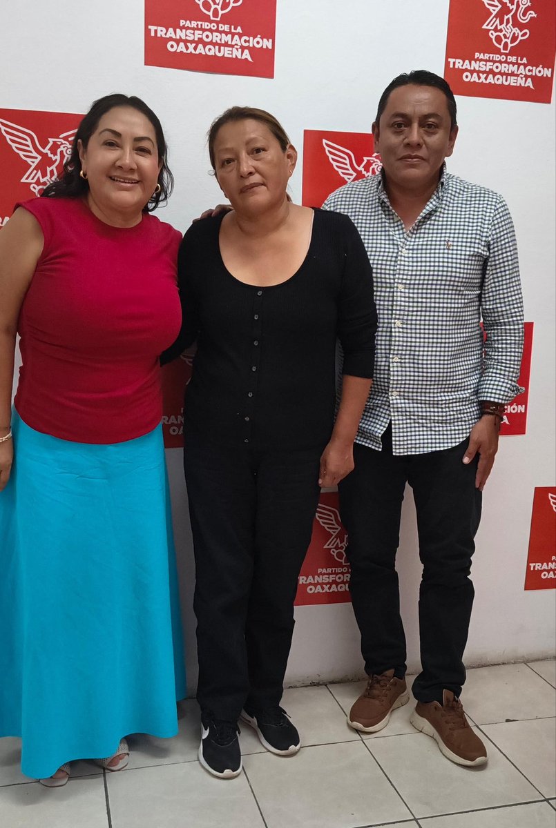 PETEOOAX's tweet photo. 🔴⚪ ¡La Ola Grana Cochinilla sigue avanzando! ❤️🤍

Nuestra Presidenta del Partido de la Transformación Oaxaqueña, Salomé Martínez, sostuvo un encuentro con Carlota Caña Camarillo, de Huajuapan de León, una mujer comprometida con la transformación y el fortalecimiento de nuestro movimiento.

Seguimos consolidando un partido cercano a la gente, sumando liderazgos que comparten la convicción de construir un mejor futuro para Oaxaca.

#LaOlaGranaCochinilla #SomosLaFuerzaDeLaTransformación #TransformaciónOaxaqueña #SomosLaFuerzaDeLaTransformación
#LaFuerzaDelCambioVerdadero

@SalomeMtzS