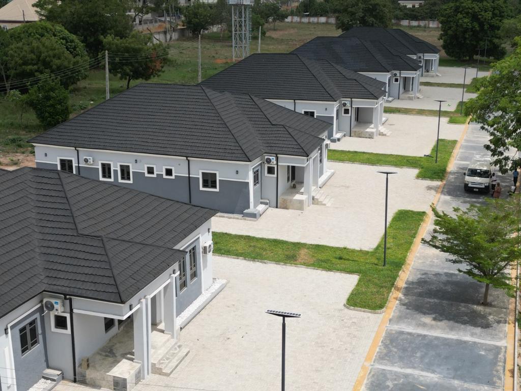 cpsfcta's tweet photo. FCTA PRESS RELEASE
 
PRESIDENT TINUBU COMMISSIONS 10-UNIT STAFF QUARTERS IN NIGERIAN LAW SCHOOL, BWARI
…AS FCT MINISTER REVEALS PRESIDENTIAL APPROVAL FOR ADDITIONAL 20-HOUSING UNITS https://t.co/litGSHNQV9