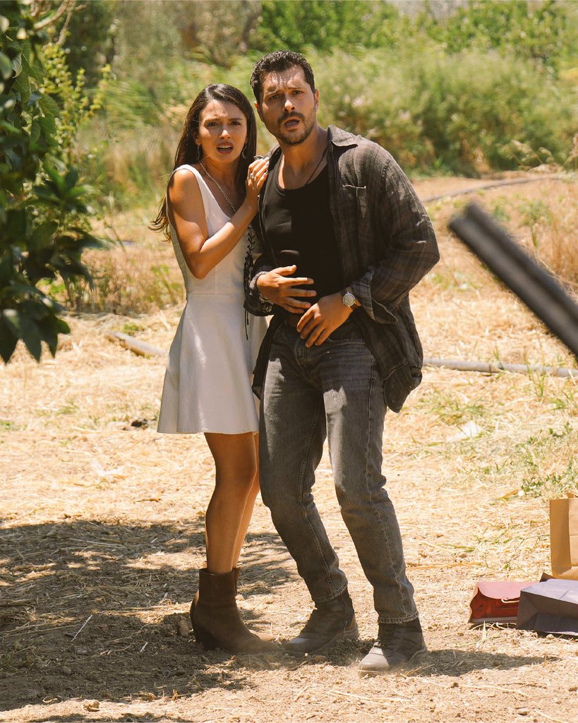 linamisst's tweet photo. çok güzelsiniz yaaa 😍❤️
sahte evlilik oyunu oynarken bakalım bize neler izletecekler 🥳💃🏻
#doğanınkanunu #doğyam https://t.co/uvbJlvSaNf