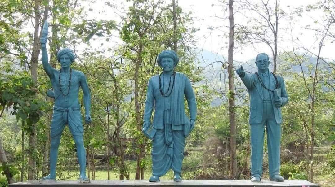 Rationalbahujan's tweet photo. मनुवाद की छाती पर 
बिरसा   फूले  अम्बेडकर 
   जय भीम 🔥 https://t.co/0KCdANWkf1