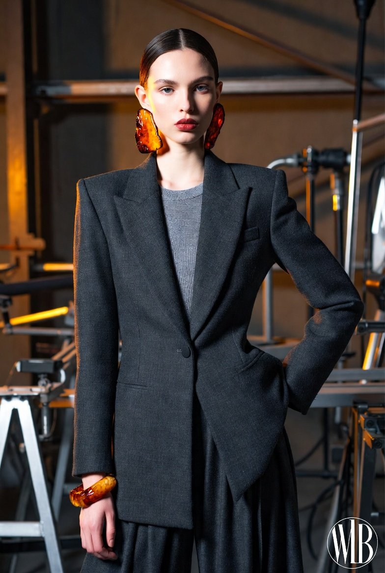 WLBhvq's tweet photo. Look 3: Forge Blade
Sharp shoulders, sharper presence. The Forge Blade blazer defines modern tailoring 
 #StructuralTailoring #WLB #AmberForge https://t.co/aUQnrIr7dc