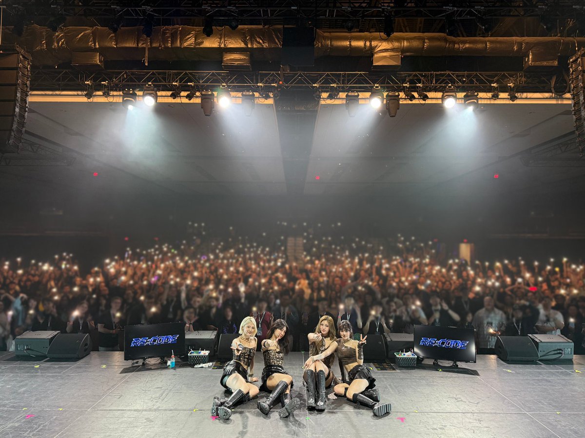 EverglowUpdates's tweet photo. EVERGLOW tops the list on Female K-pop Tours with the Most Countries Visited in 2026 (So Far) — Overall:

1.#EVERGLOW : 2026 World Tour [#RE_CODE] — 19 countries

2.ITZY : 3rd World Tour [Tunnel Vision] — 14 countries
3.IVE : 2nd World Tour [Show What I Am]  — 13 countries https://t.co/o0Xj4jqfG2