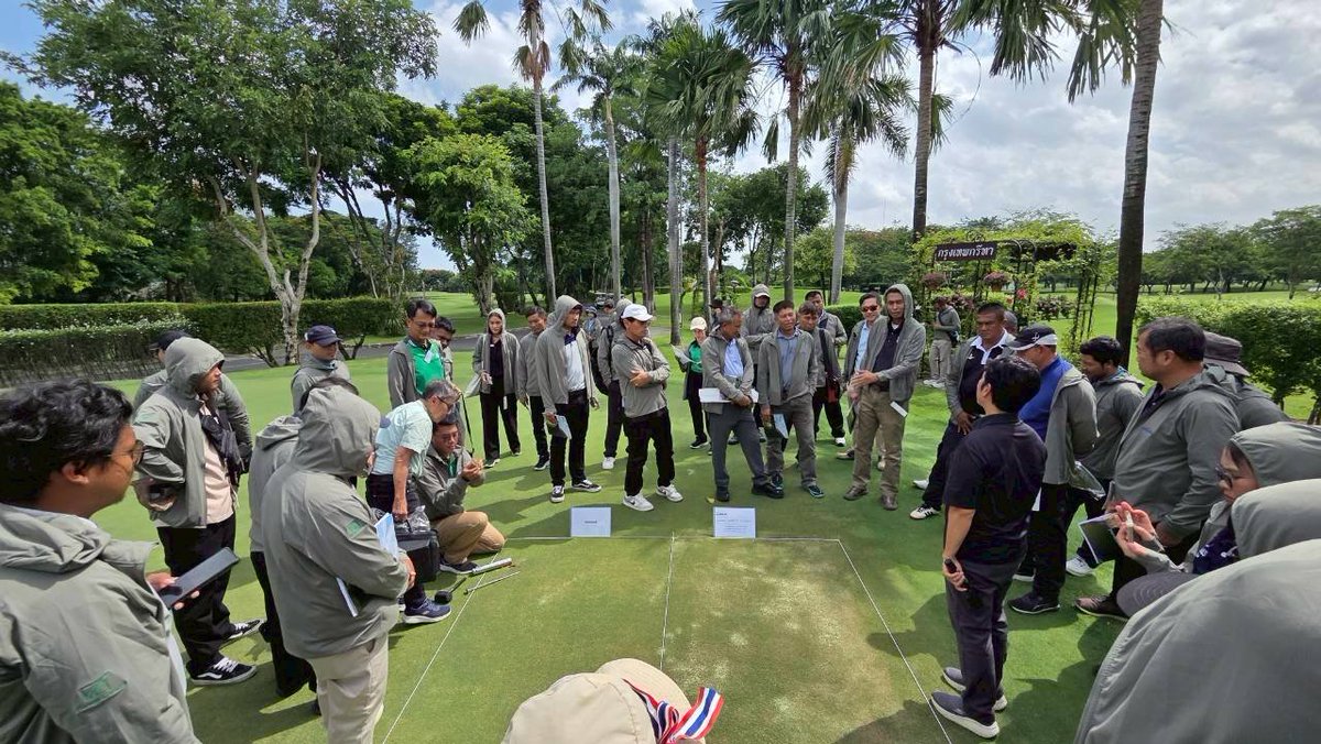 mateepto's tweet photo. Procrop T and O Co., Ltd., with Syngenta, hosted the seminar "Building a Sustainable Preventive Disease Program."
Over 100 golf course superintendents joined this seminar.
#ProcropTandO #Syngenta #Turfgrass https://t.co/Y6pSRyXkBD