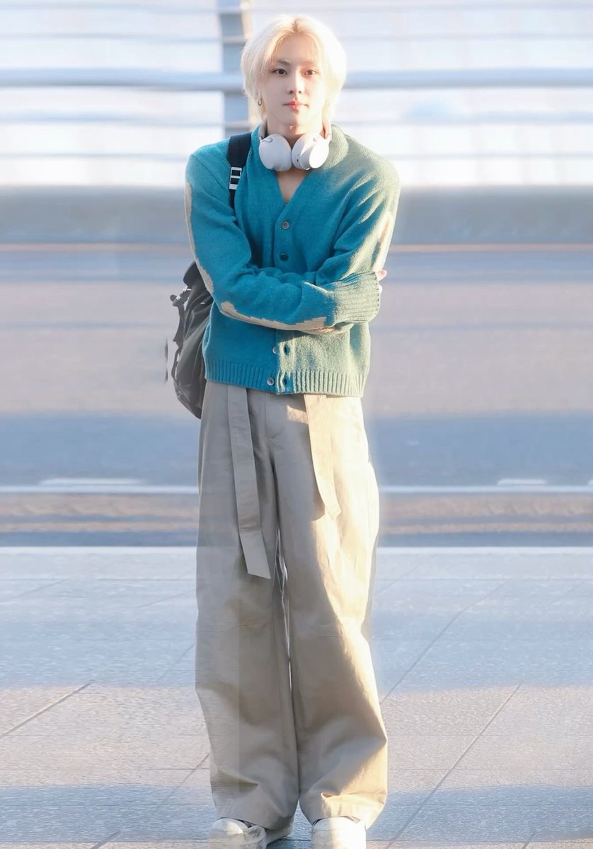 sevenvamps1009's tweet photo. TAG GAME ! 
.
What is your fav look he wore at the airport ?
.
Jungwon version !
.
THIS OR THAT ?
.
REPLY + TAGS !

#Fight_For_SevEN
#Monetary_Boycott_HYBE https://t.co/XvKFqlGyWg