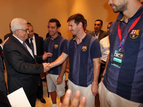 xMoitti07's tweet photo. @Riyadh7oac @IYI_FCB مع من؟؟🤫🤫 https://t.co/IEb5rK2PjK