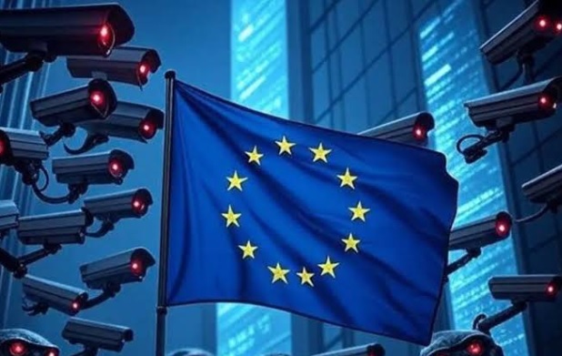 GlobalDiss's tweet photo. 🚨🇩🇪 Alice Weidel GOES OFF on the EU:

“The EU has NOTHING to do with democracy.”

Full speed ahead toward MASS SURVEILLANCE with “chat control” and economic collapse. 

Merkel and Von der Leyen are the globalist revenge on the people! https://t.co/QeQa4IKQqi