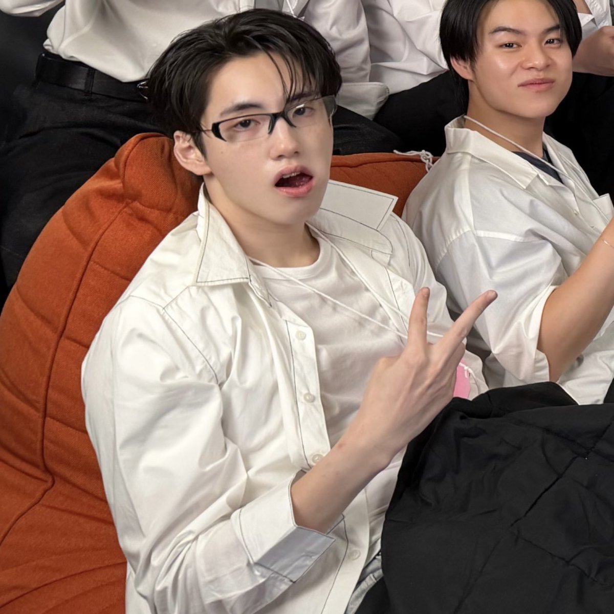 J_20081996's tweet photo. ลุงภู                                                    หนูเอ https://t.co/CeTTwrzqEO