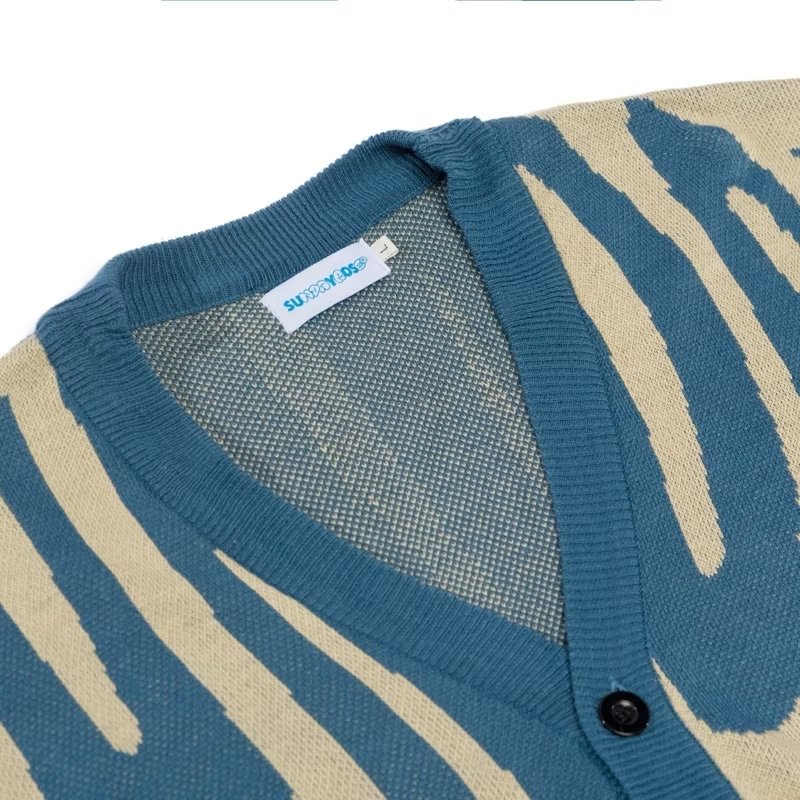 syfairH's tweet photo. Rekomendasi Cardigan Stylish? 🔎This is the one!

🔖Cardigan knit premium dengan motif abstract aesthetic yang lagi hype banget. Style it your way! Pairing sama jeans, rok, cargo, atau inner basic tee? 100% slay!💅 https://t.co/V5R1POaeED