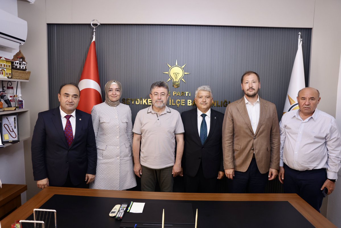 ibrahimyumakli's tweet photo. 📍 AK Parti Sosyal Politikalar Başkanımız Sayın @drbetulsayan ile birlikte Seydikemer İlçe Başkanlığımızda, omuz omuza yol yürüdüğümüz dava arkadaşlarımızla bir araya geldik.

🫂 Gönül köprüleri kurarak, Seydikemer için durmadan ve yorulmadan çalışmaya kararlıyız.

🤝 Ev sahipliği ve gayretleri için İlçe Başkanımız Sayın Ali Büklü’ye ve tüm teşkilatımıza şükranlarımı sunuyorum.