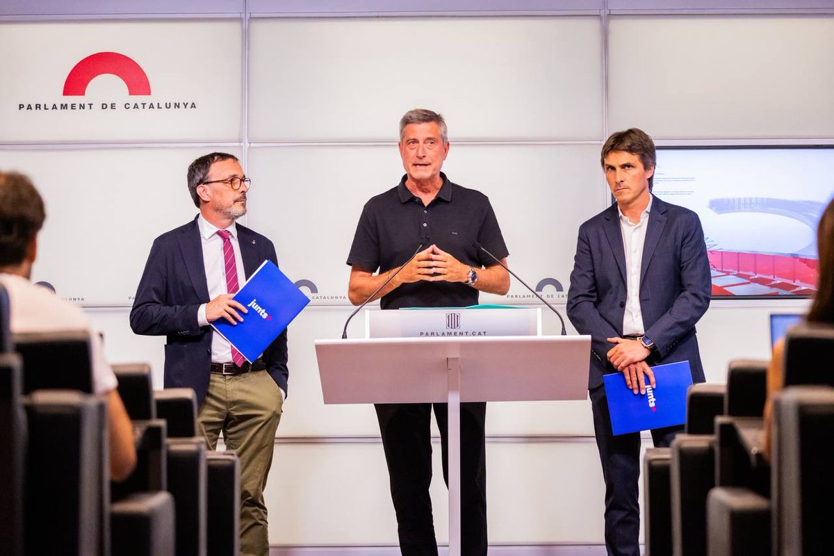 jmartigalbis's tweet photo. Des del @parlamentcat demanem a Collboni que sigui valent i resolgui la crisi d’infraestructures relacionada amb l’esvoranc del barri de Sant Gervasi-la Bonanova.

Barcelona no pot tenir un govern municipal que no és capaç de posar-se al capdavant de la gestió de la ciutat. https://t.co/yM04TNV1rF