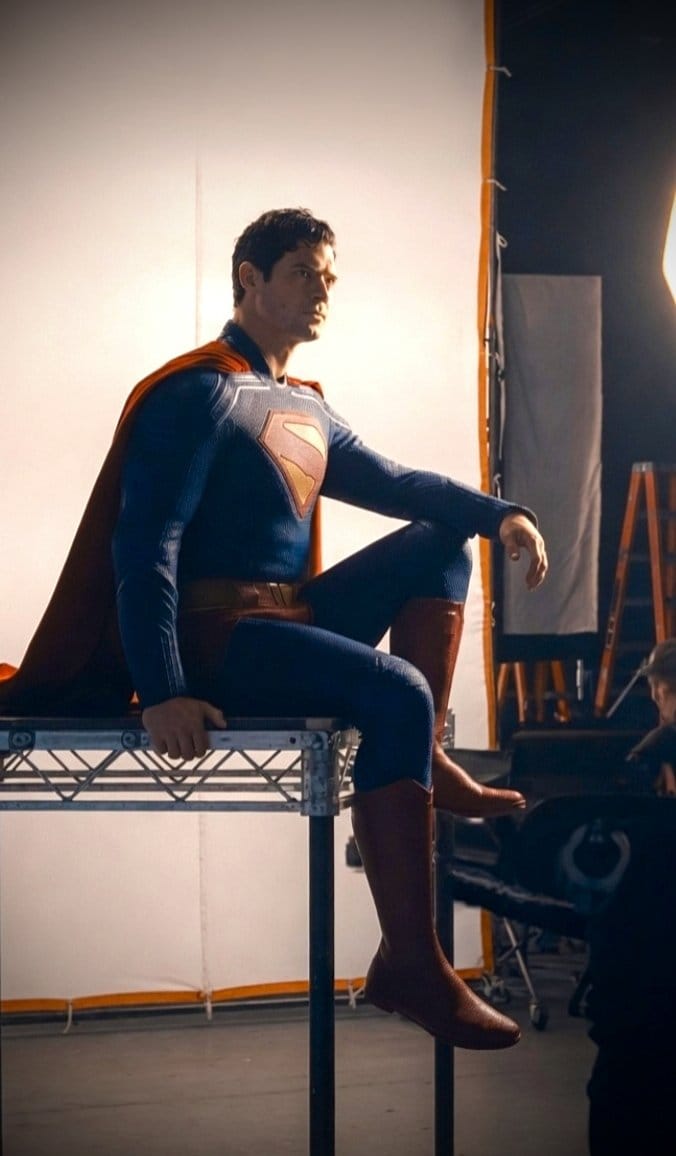 BatDarker's tweet photo. ATÉ HOJE PUTO QUE ISSO PROVAVELMENTE SERIA UM POSTER DELE EM CIMA DAS NUVENS REPLICANDO A CAPA DA ALL STAR, MAS NÃO FOI USADO😭 https://t.co/mYKoOOUahx