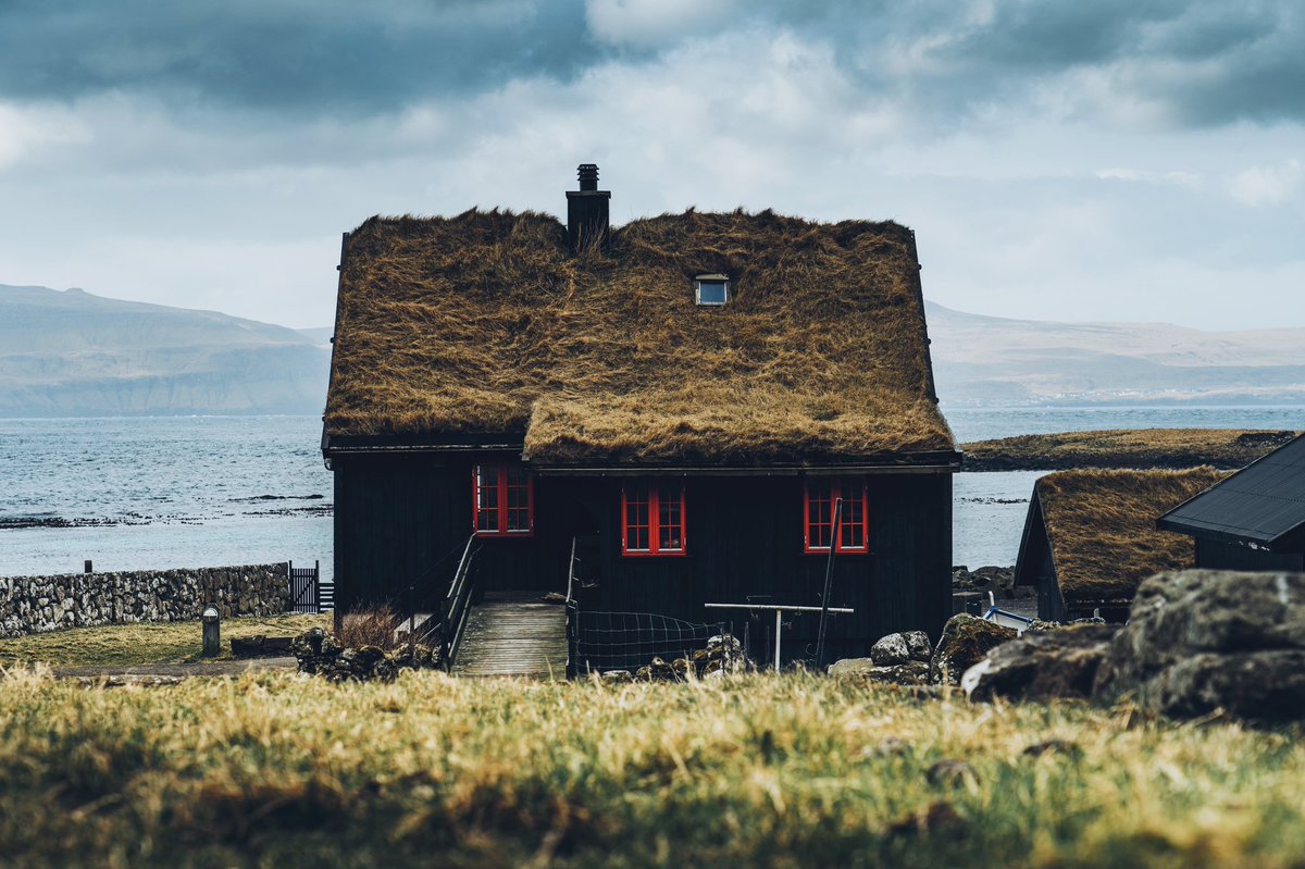 visualsofearth1's tweet photo. Faroe Islands https://t.co/6evZM2Hb0U