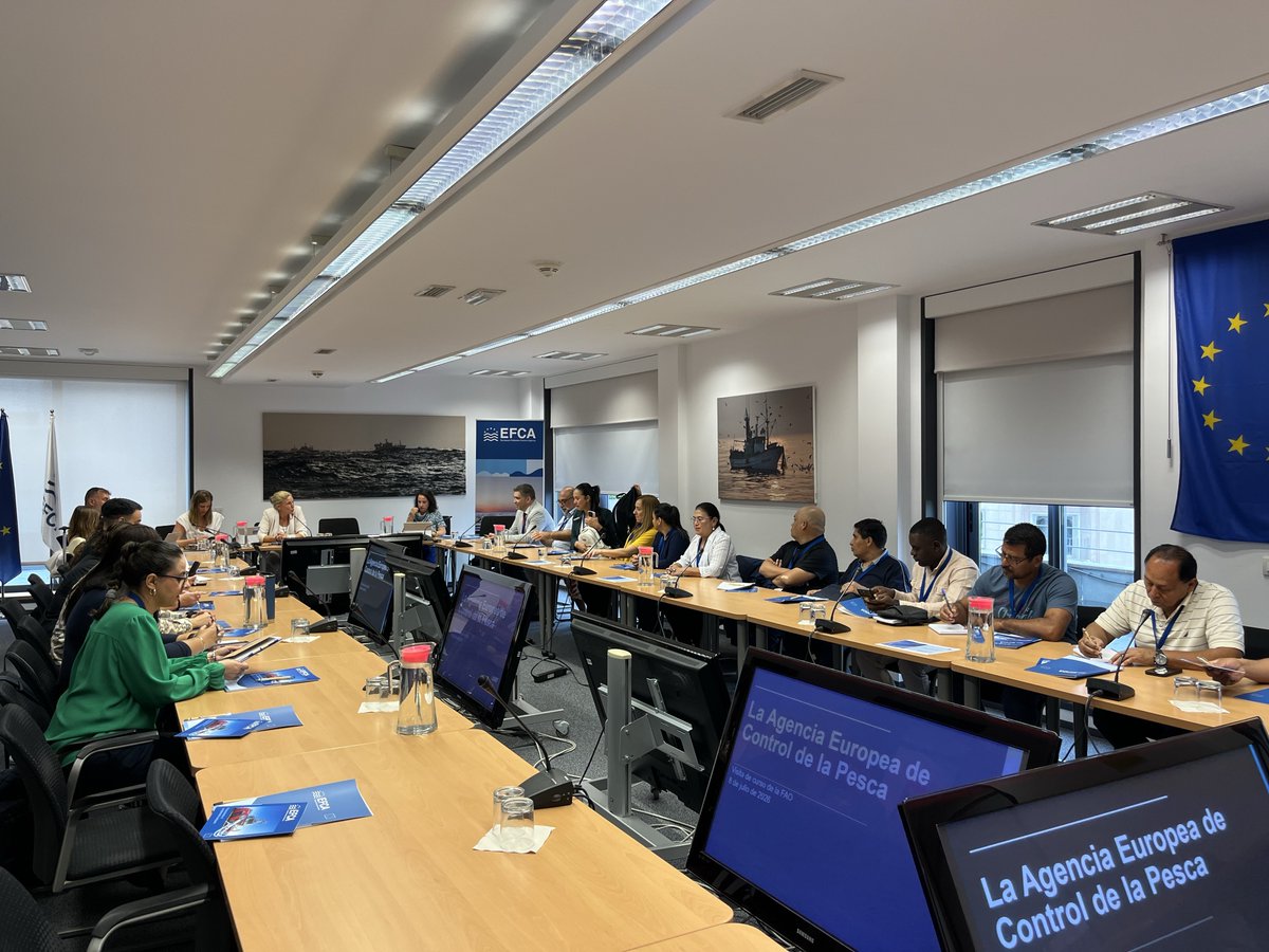 EFCA_EU's tweet photo. 🌎 Supporting @FAOfish PSMA training at our premises and Coordination Centre in Vigo.
We presented EFCA’s cooperative model for #FisheriesControl, with a special focus on our projects in Africa, to participants from 15 countries. Training together to fight #IUUfishing.
#PSMA10 https://t.co/ywwD5s9Mu8