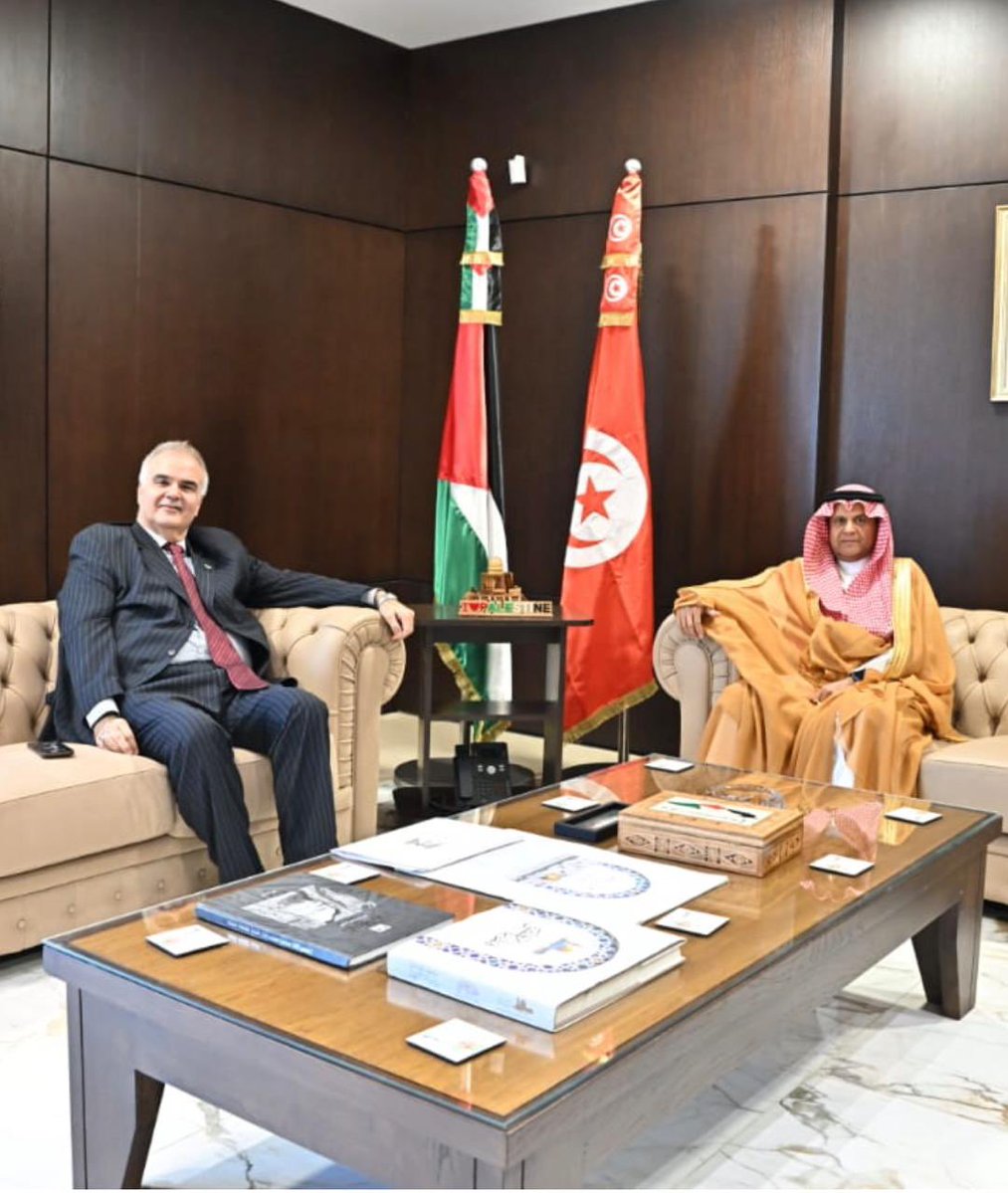 KSAembassyTN's tweet photo. قام سفير خادم الحرمين الشريفين لدى تونس محمد بن عبد الله البريثن، اليوم ، بزيارة سفير دولة فلسطين لدى تونس رامي فاروق القدومي.
 وجرى خلال اللقاء استعراض العلاقات المتميزة بين البلدين الشقيقين، وبحث القضايا ذات الاهتمام المشترك. https://t.co/wzfv6dyHAS
