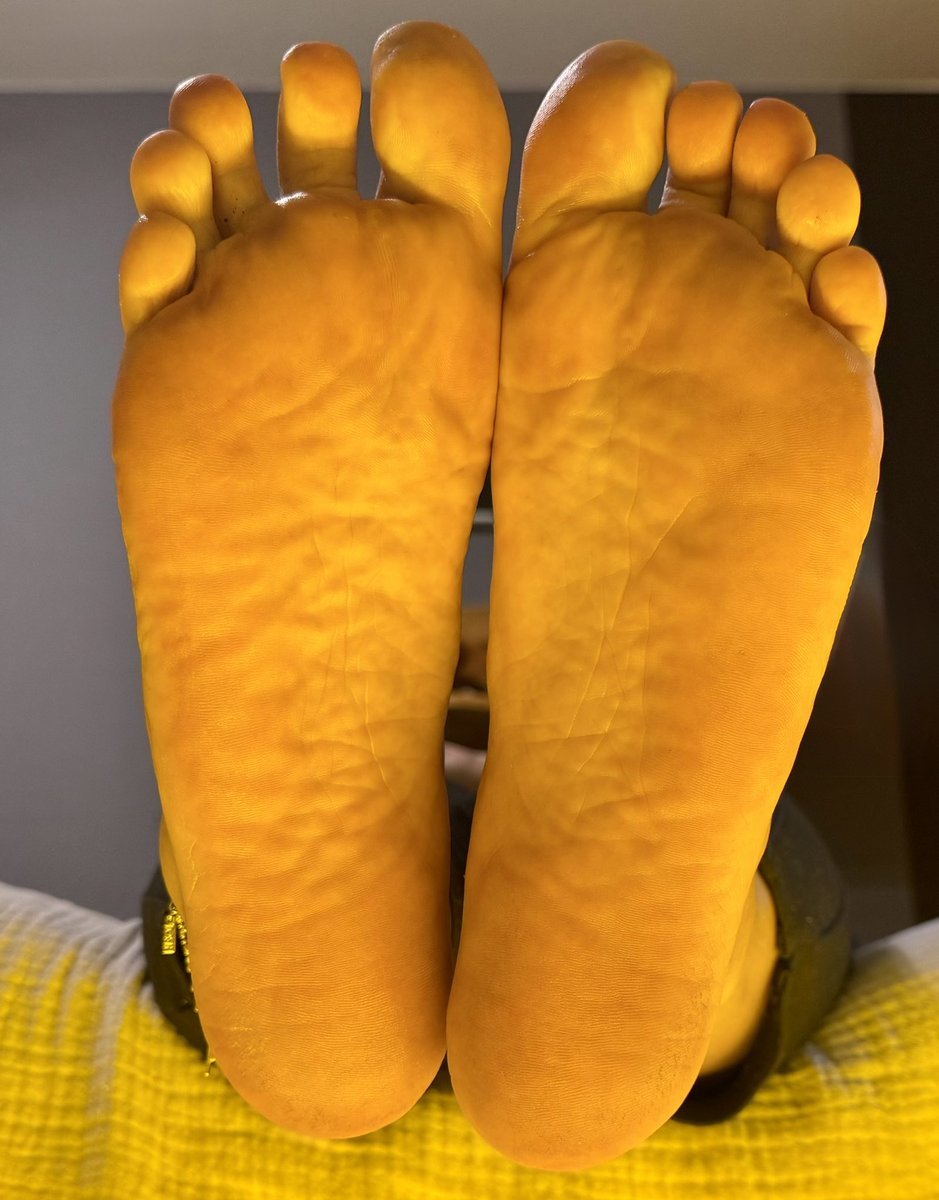 LuneFreya_13's tweet photo. @FeetFinder ⭐⭐⭐⭐⭐😉 https://t.co/BVfhihsXKC