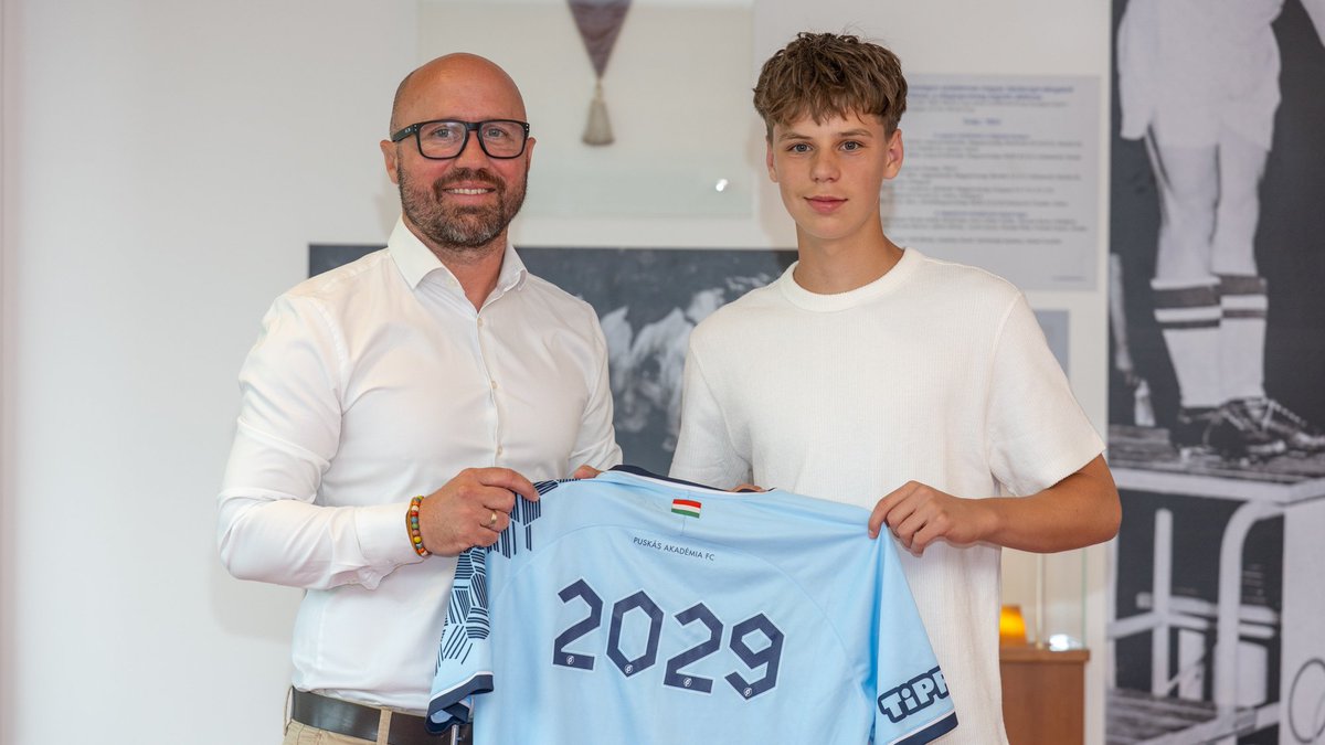 FutureBallersHU's tweet photo. 🟡🔵✍ Done deal: Brügger has joined Puskás Akadémia, signing a contract until 2029. 🗞️👀 https://t.co/2O7eqPtfsc