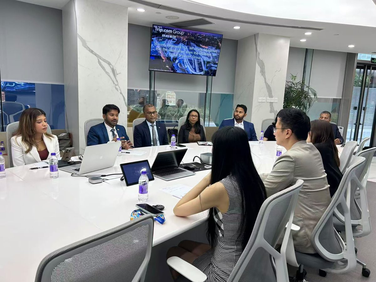 visitmaldivesco's tweet photo. The Maldives' high-level tourism and aviation delegation met with Ctrip to strengthen digital tourism partnerships, expand destination marketing, and support continued visitor growth from China.
#VisitMaldives #China #Ctrip #Tourism https://t.co/VWJkg9zV1r