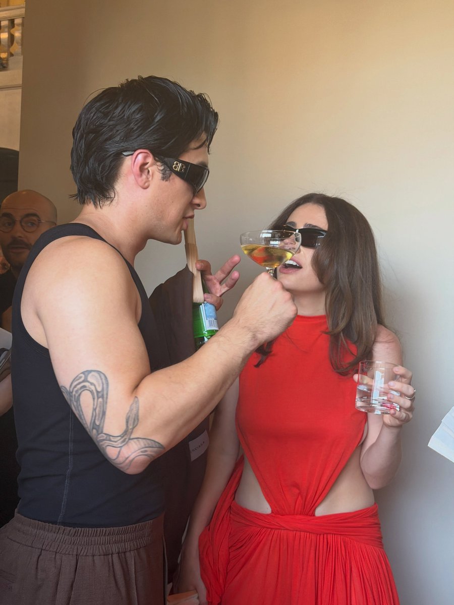 zone_hw2001's tweet photo. Photos of Hudson Williams at Balenciaga Couture 
#HudsonxBalenciaga
Go engage: https://t.co/CjAxFGhsmL https://t.co/81V8snnaRp
