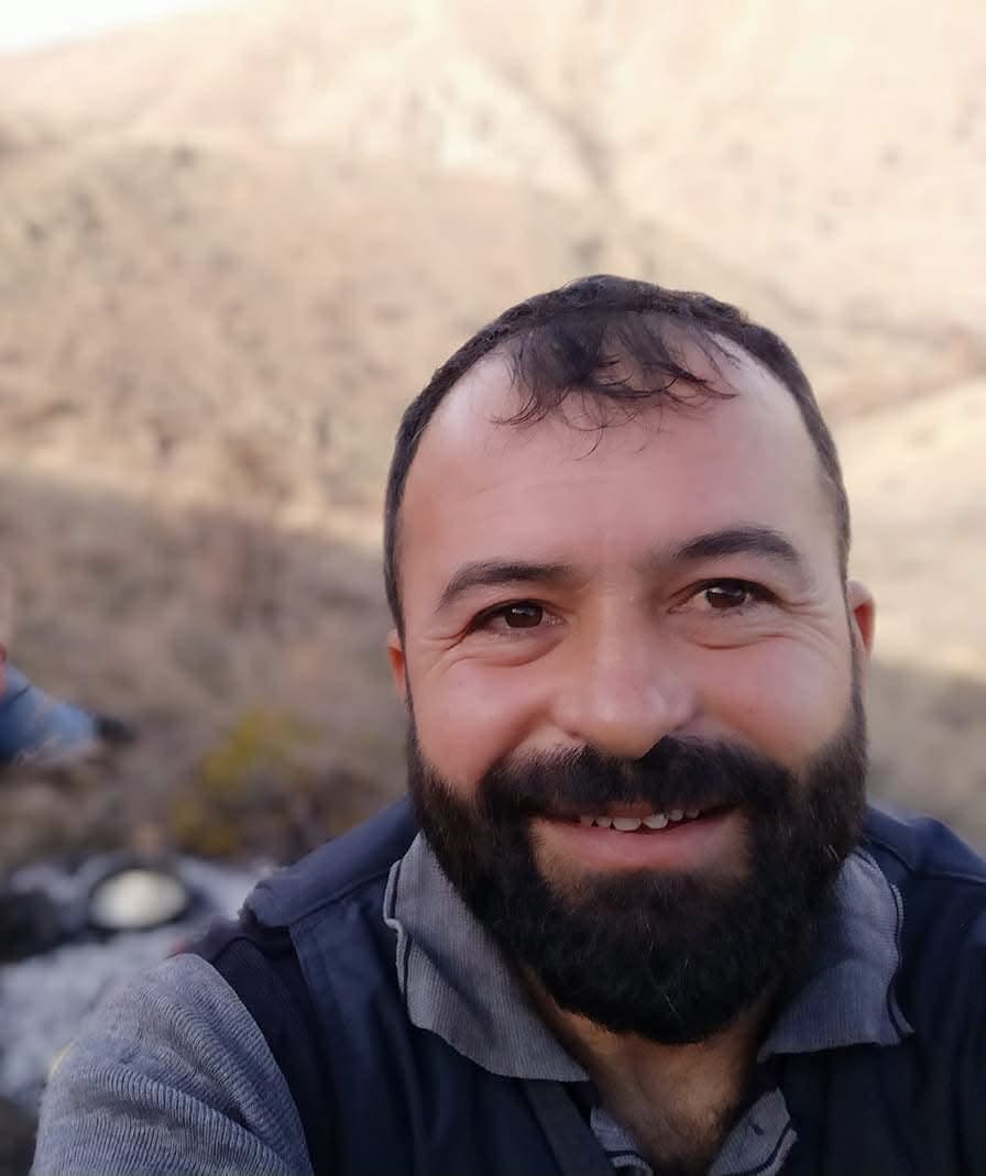 isigmeclisi's tweet photo. Yusuf Atabey..
46 yaşında..
Ankara Yenimahalle'de çalıştığı inşaatın 1.kat iskelesinin yerinden çıkması sonucu düşerek hayatını kaybetti..
Çankırı Kurşunlu Dumanlı Köyü’nden.. https://t.co/E60F00IpIQ