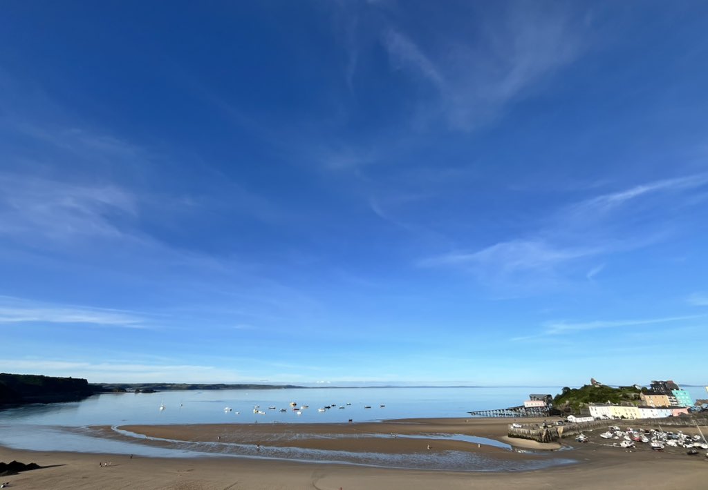 bridge90533's tweet photo. @lhourahane My lovely home for the last 12 years. The whole of Pembrokeshire is pretty stunning but Tenby in particular is very photogenic. https://t.co/DB4FSouDa2